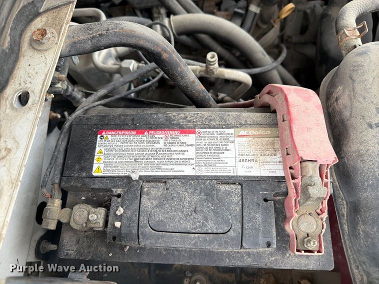 image for item EV7022 2009 Chevrolet Silverado 3500HD flatbed pickup truck
