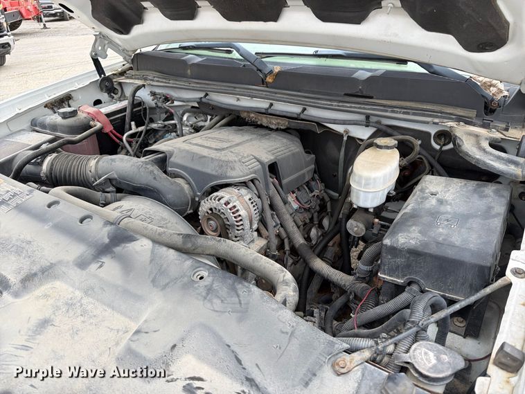 image for item EV7022 2009 Chevrolet Silverado 3500HD flatbed pickup truck