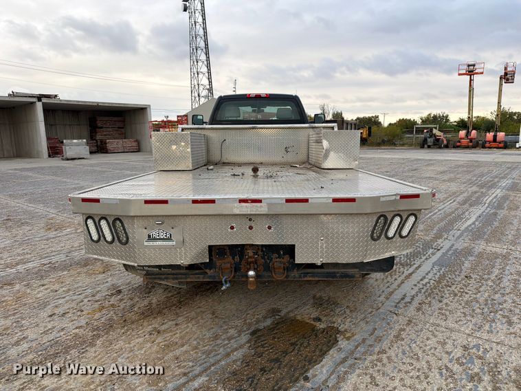 image for item EV7029 2021 Chevrolet Silverado 6500HD flatbed truck