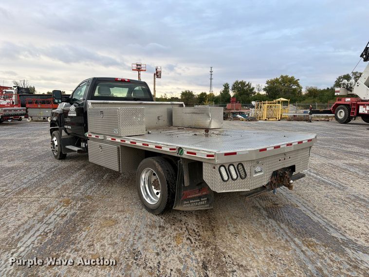 image for item EV7029 2021 Chevrolet Silverado 6500HD flatbed truck