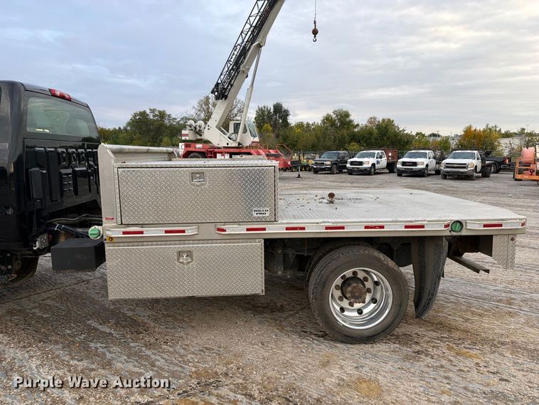 image for item EV7029 2021 Chevrolet Silverado 6500HD flatbed truck