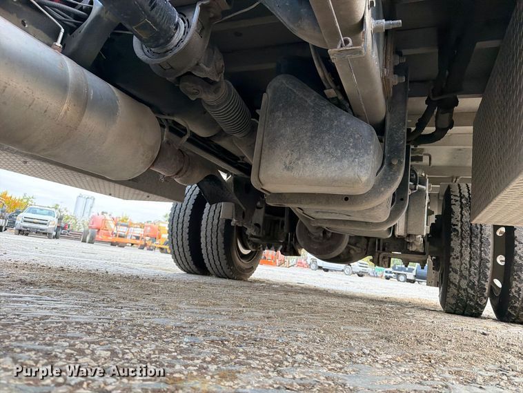 image for item EV7029 2021 Chevrolet Silverado 6500HD flatbed truck