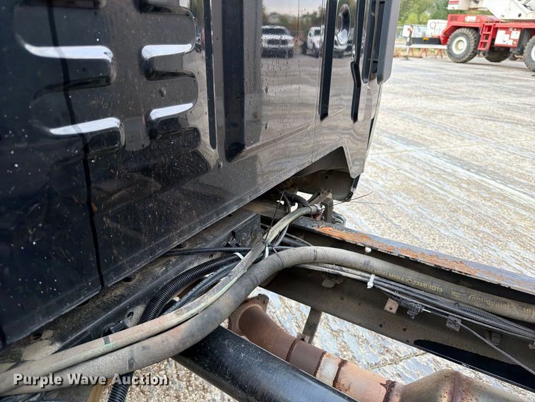image for item EV7029 2021 Chevrolet Silverado 6500HD flatbed truck