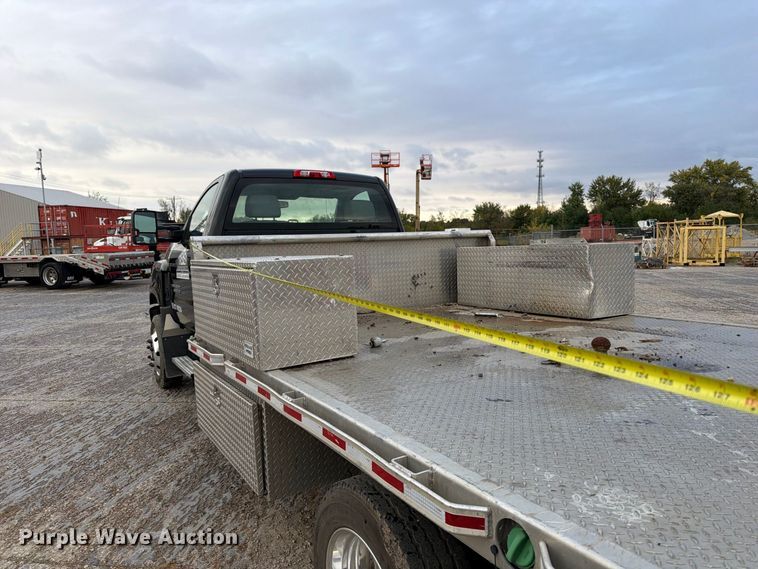 image for item EV7029 2021 Chevrolet Silverado 6500HD flatbed truck