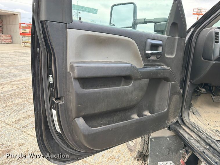 image for item EV7029 2021 Chevrolet Silverado 6500HD flatbed truck