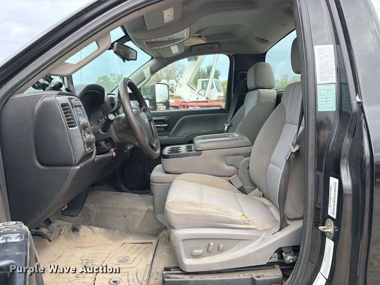 image for item EV7029 2021 Chevrolet Silverado 6500HD flatbed truck
