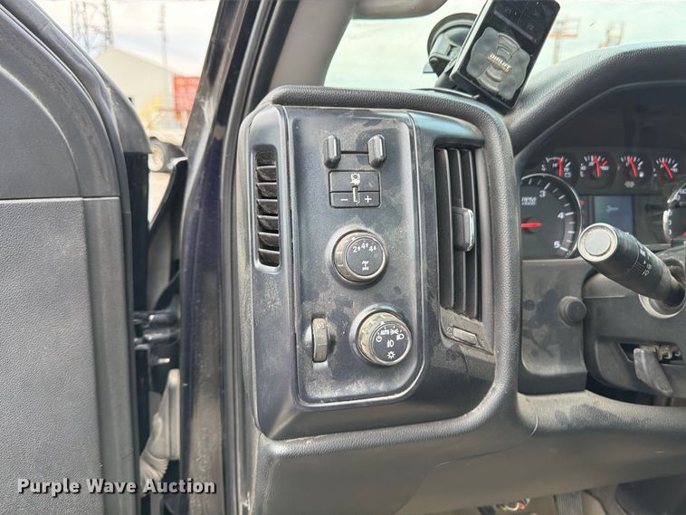 image for item EV7029 2021 Chevrolet Silverado 6500HD flatbed truck