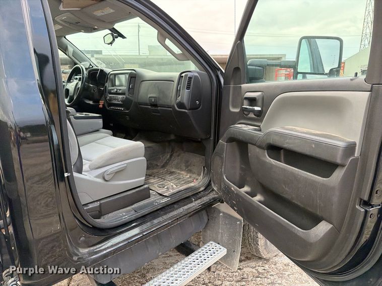 image for item EV7029 2021 Chevrolet Silverado 6500HD flatbed truck