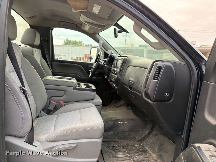 image for item EV7029 2021 Chevrolet Silverado 6500HD flatbed truck