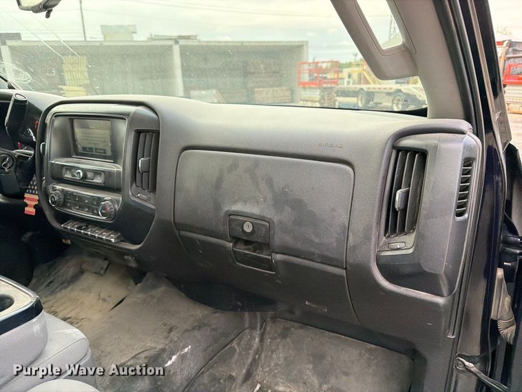 image for item EV7029 2021 Chevrolet Silverado 6500HD flatbed truck