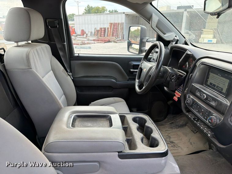 image for item EV7029 2021 Chevrolet Silverado 6500HD flatbed truck