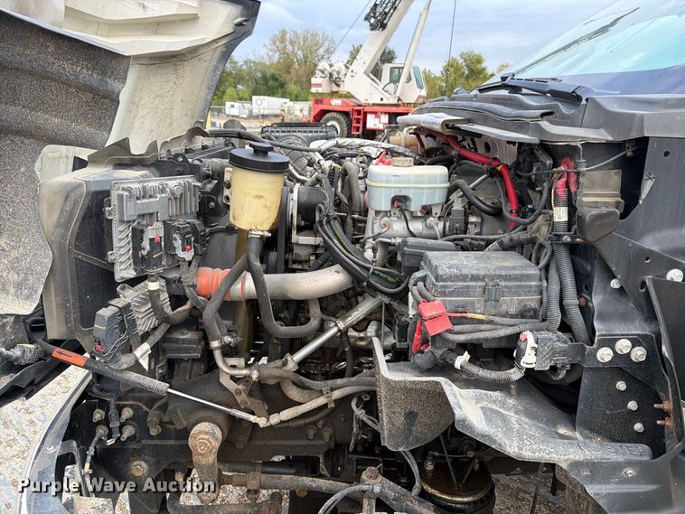 image for item EV7029 2021 Chevrolet Silverado 6500HD flatbed truck