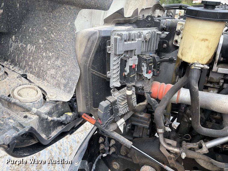 image for item EV7029 2021 Chevrolet Silverado 6500HD flatbed truck