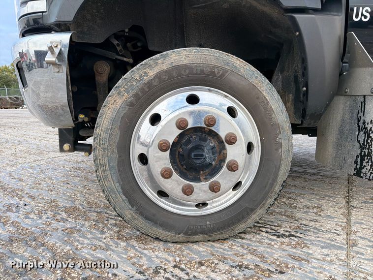 image for item EV7029 2021 Chevrolet Silverado 6500HD flatbed truck