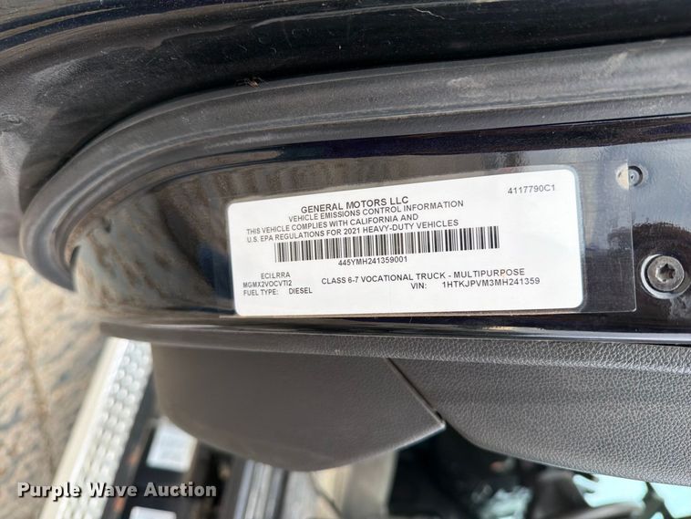 image for item EV7029 2021 Chevrolet Silverado 6500HD flatbed truck