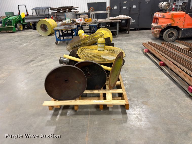 image for item EV7042 Approximately 9 fans
