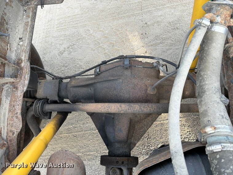 image for item EV7052 2008 GMC Sierra 3500HD pickup truck cab and chassis