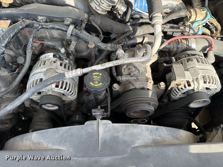 image for item EV7052 2008 GMC Sierra 3500HD pickup truck cab and chassis