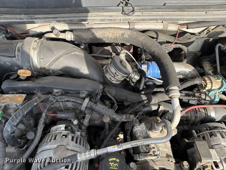 image for item EV7052 2008 GMC Sierra 3500HD pickup truck cab and chassis