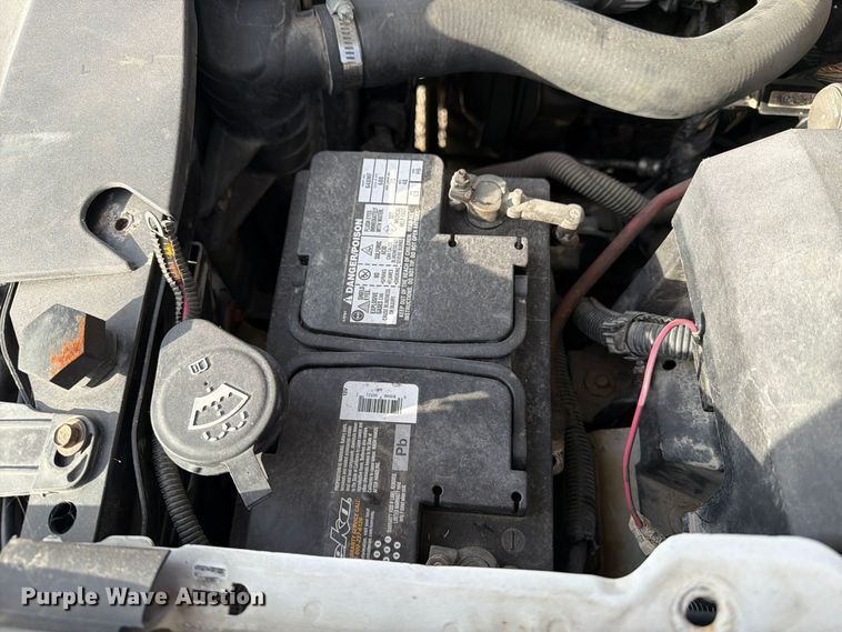 image for item EV7052 2008 GMC Sierra 3500HD pickup truck cab and chassis