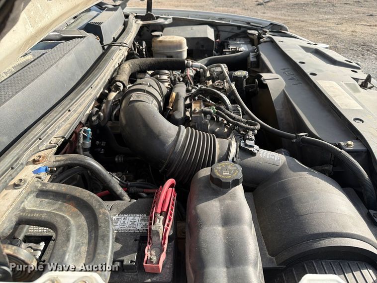 image for item EV7052 2008 GMC Sierra 3500HD pickup truck cab and chassis