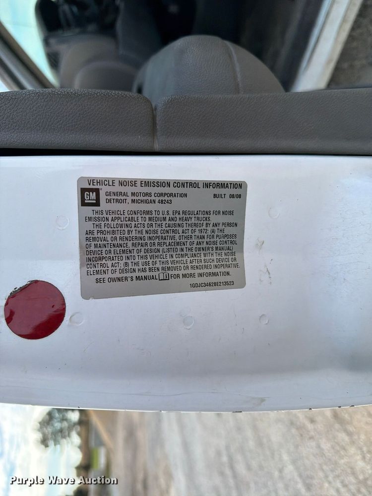 image for item EV7052 2008 GMC Sierra 3500HD pickup truck cab and chassis