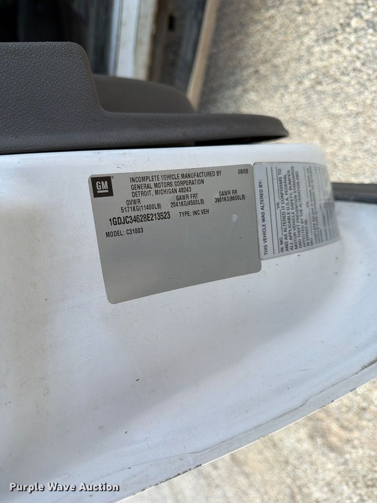 image for item EV7052 2008 GMC Sierra 3500HD pickup truck cab and chassis