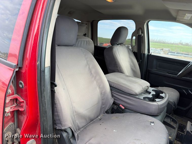 image for item EV7056 2014 RAM 3500 Crew Cab pickup truck