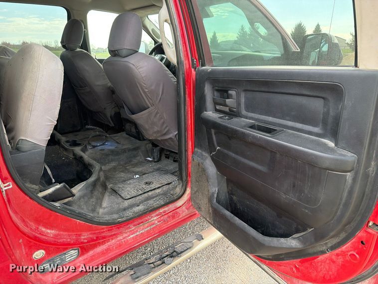 image for item EV7056 2014 RAM 3500 Crew Cab pickup truck