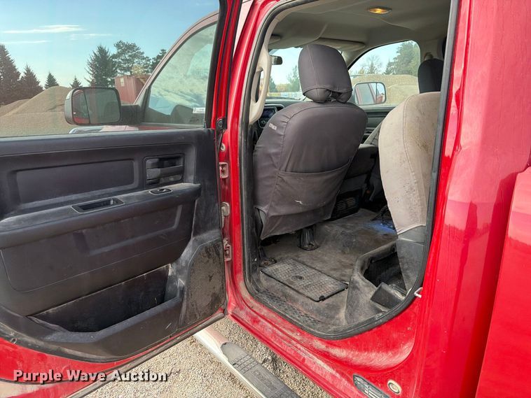 image for item EV7056 2014 RAM 3500 Crew Cab pickup truck