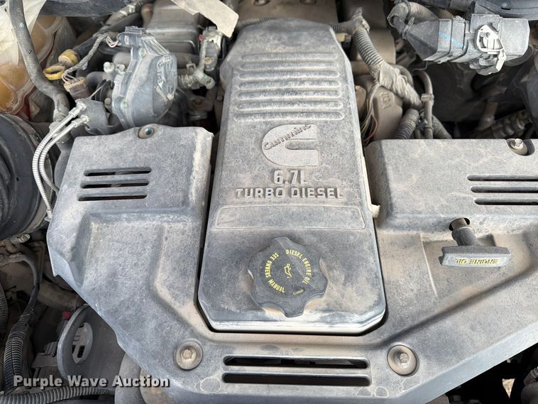 image for item EV7056 2014 RAM 3500 Crew Cab pickup truck