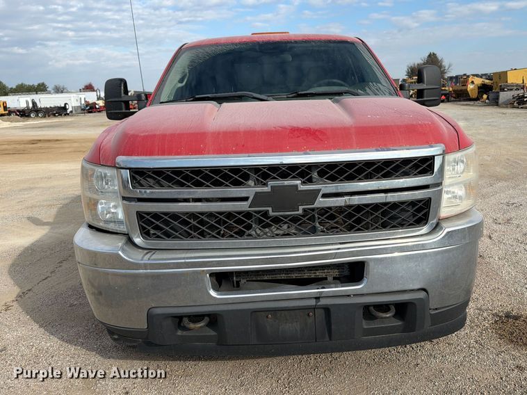 image for item EV7057 2013 Chevrolet Silverado 3500HD Crew Cab pickup truck
