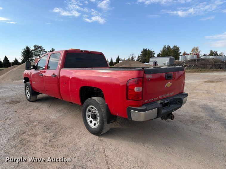 image for item EV7057 2013 Chevrolet Silverado 3500HD Crew Cab pickup truck