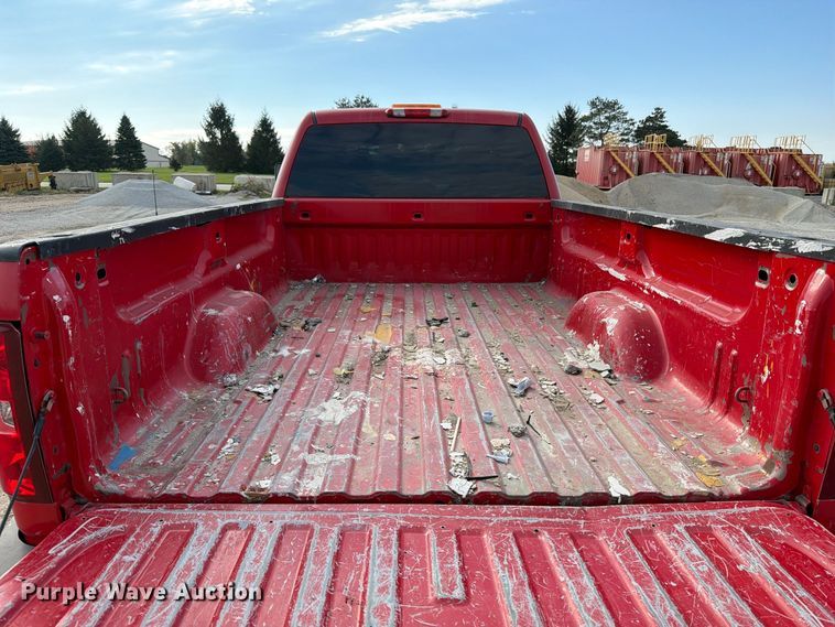 image for item EV7057 2013 Chevrolet Silverado 3500HD Crew Cab pickup truck
