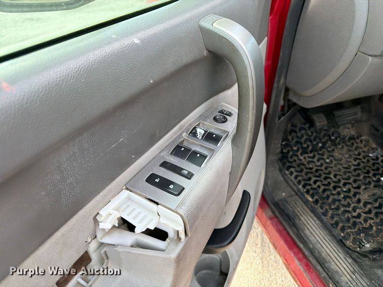 image for item EV7057 2013 Chevrolet Silverado 3500HD Crew Cab pickup truck