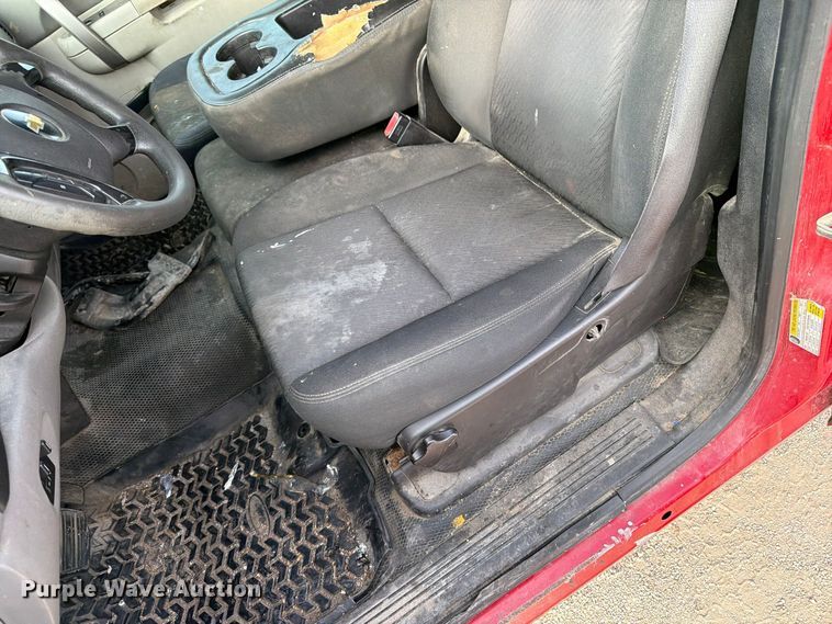 image for item EV7057 2013 Chevrolet Silverado 3500HD Crew Cab pickup truck