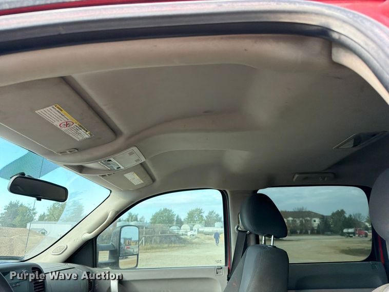 image for item EV7057 2013 Chevrolet Silverado 3500HD Crew Cab pickup truck