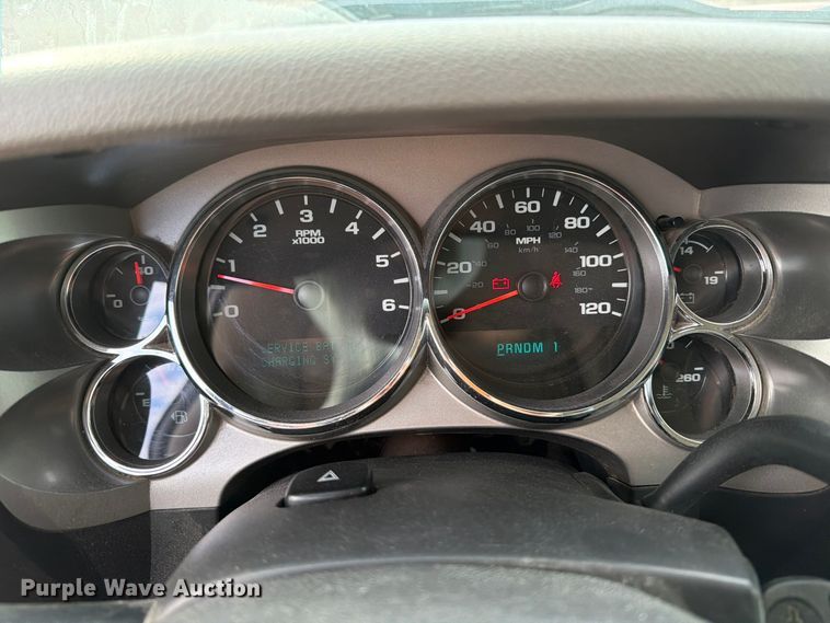 image for item EV7057 2013 Chevrolet Silverado 3500HD Crew Cab pickup truck