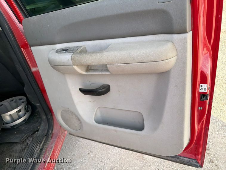 image for item EV7057 2013 Chevrolet Silverado 3500HD Crew Cab pickup truck