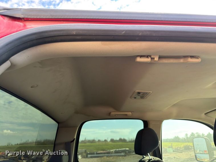 image for item EV7057 2013 Chevrolet Silverado 3500HD Crew Cab pickup truck