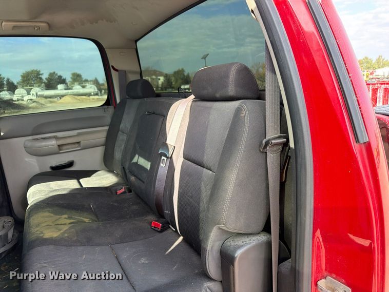 image for item EV7057 2013 Chevrolet Silverado 3500HD Crew Cab pickup truck