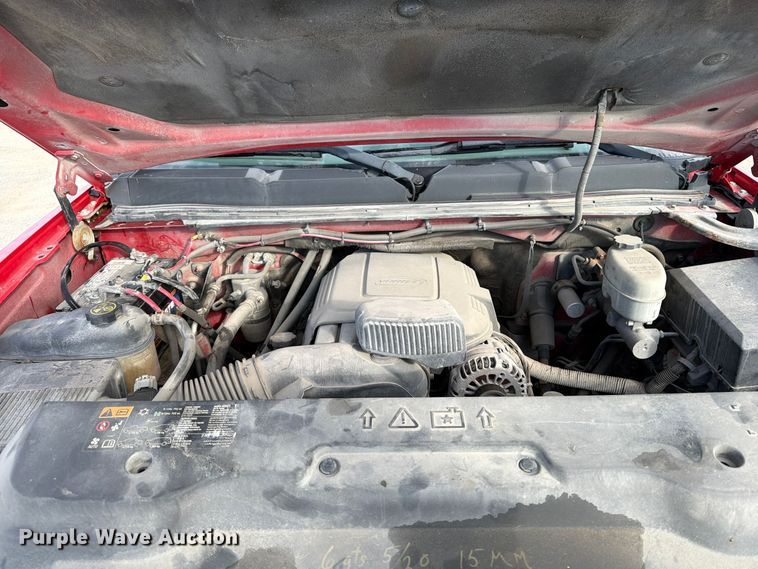 image for item EV7057 2013 Chevrolet Silverado 3500HD Crew Cab pickup truck