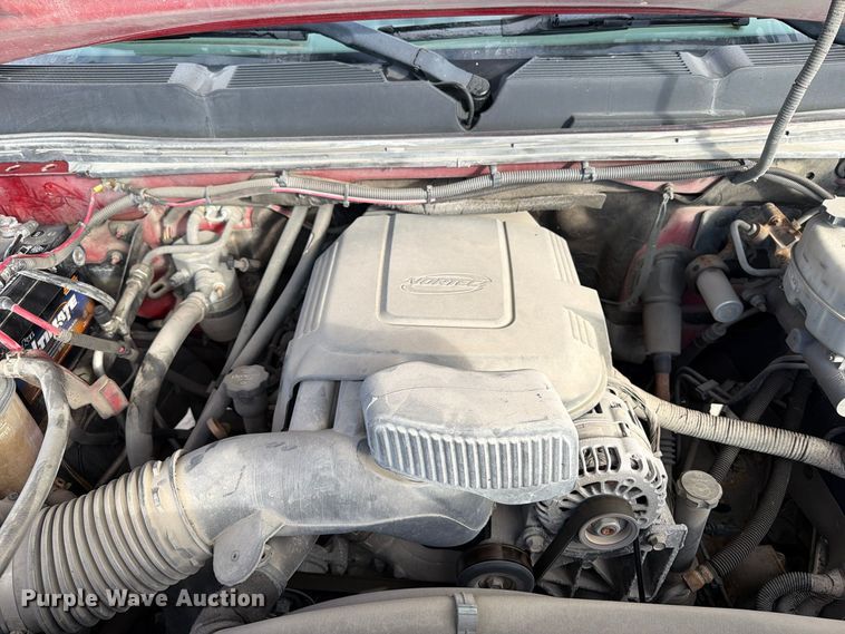 image for item EV7057 2013 Chevrolet Silverado 3500HD Crew Cab pickup truck