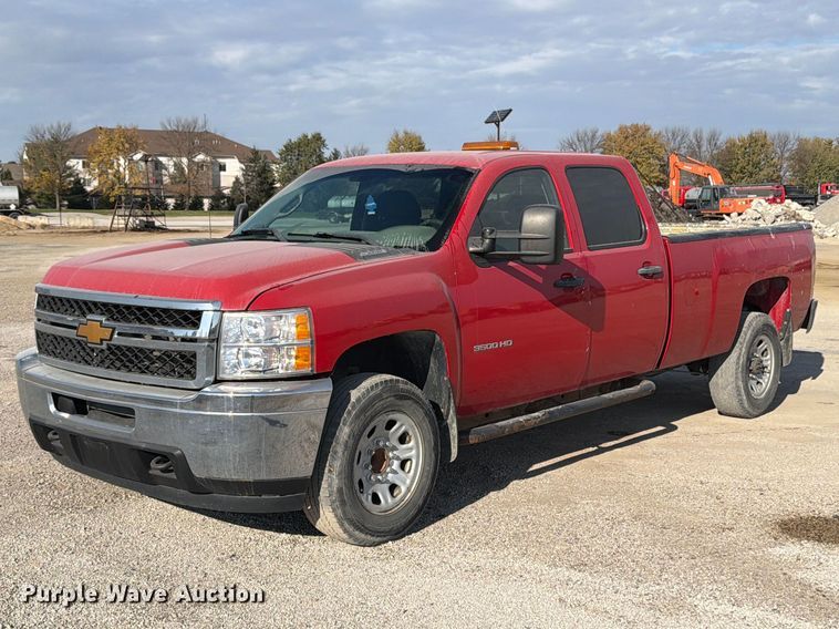image for item EV7058 2014 Chevrolet Silverado 3500HD Crew Cab pickup truck