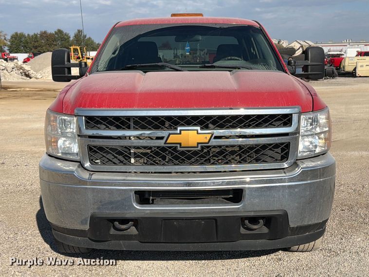 image for item EV7058 2014 Chevrolet Silverado 3500HD Crew Cab pickup truck