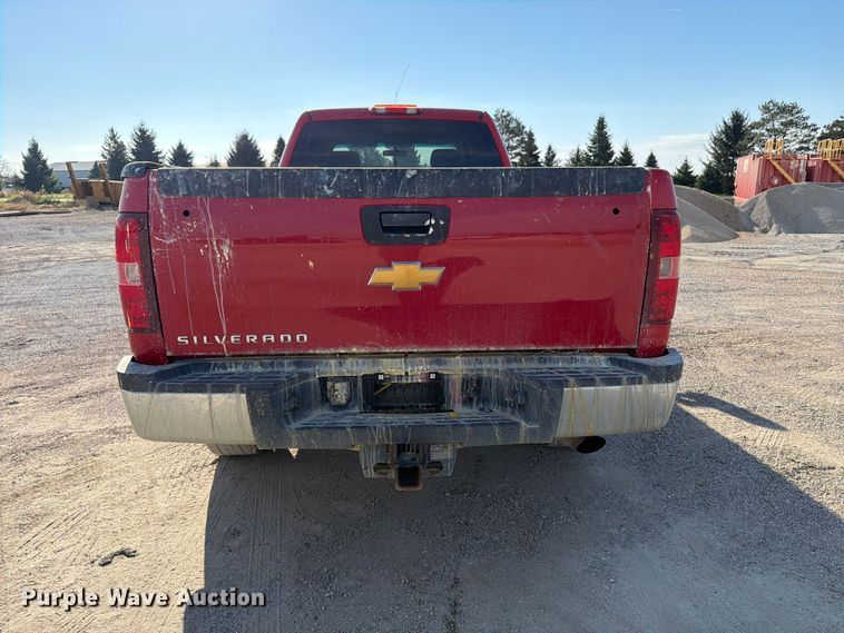 image for item EV7058 2014 Chevrolet Silverado 3500HD Crew Cab pickup truck