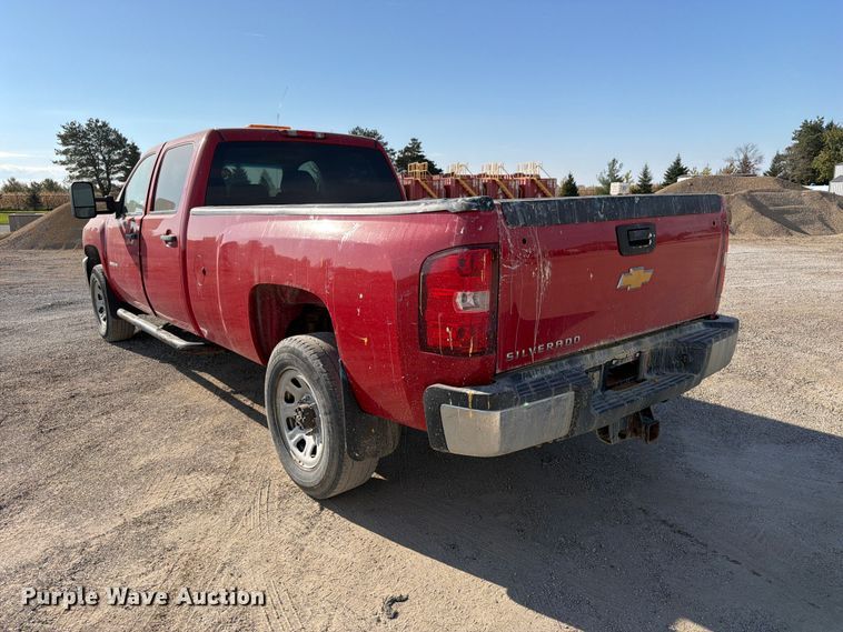 image for item EV7058 2014 Chevrolet Silverado 3500HD Crew Cab pickup truck