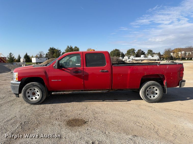image for item EV7058 2014 Chevrolet Silverado 3500HD Crew Cab pickup truck