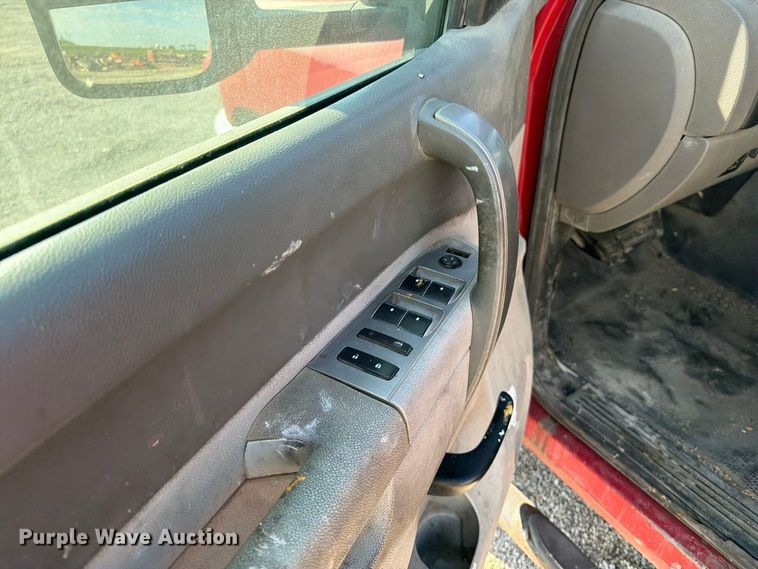 image for item EV7058 2014 Chevrolet Silverado 3500HD Crew Cab pickup truck