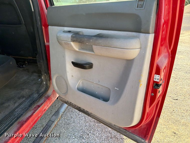 image for item EV7058 2014 Chevrolet Silverado 3500HD Crew Cab pickup truck